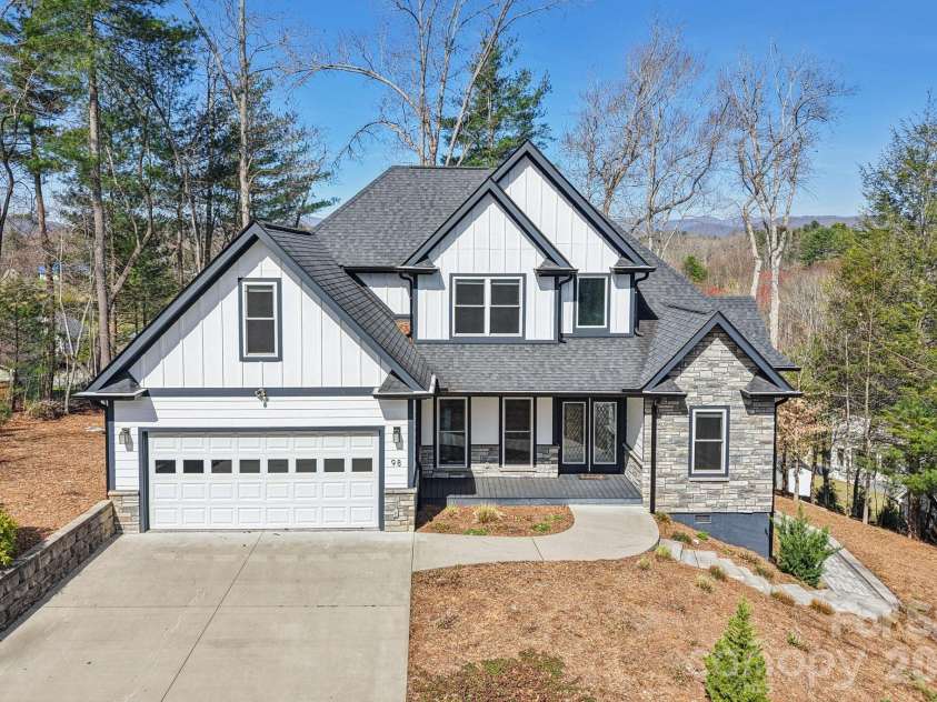 98 Hamilton Woods Lane, Etowah, NC 28729.  MLS# CAR4362971, YatesRealty ID 6786. 