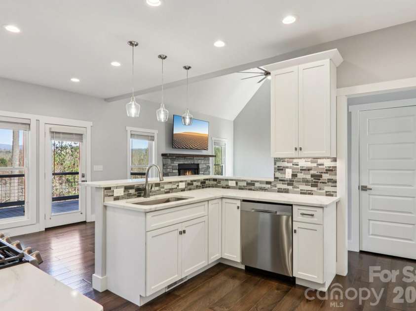 98 Hamilton Woods Lane, Etowah, NC 28729.  MLS# CAR4362971, YatesRealty ID 6786. 
