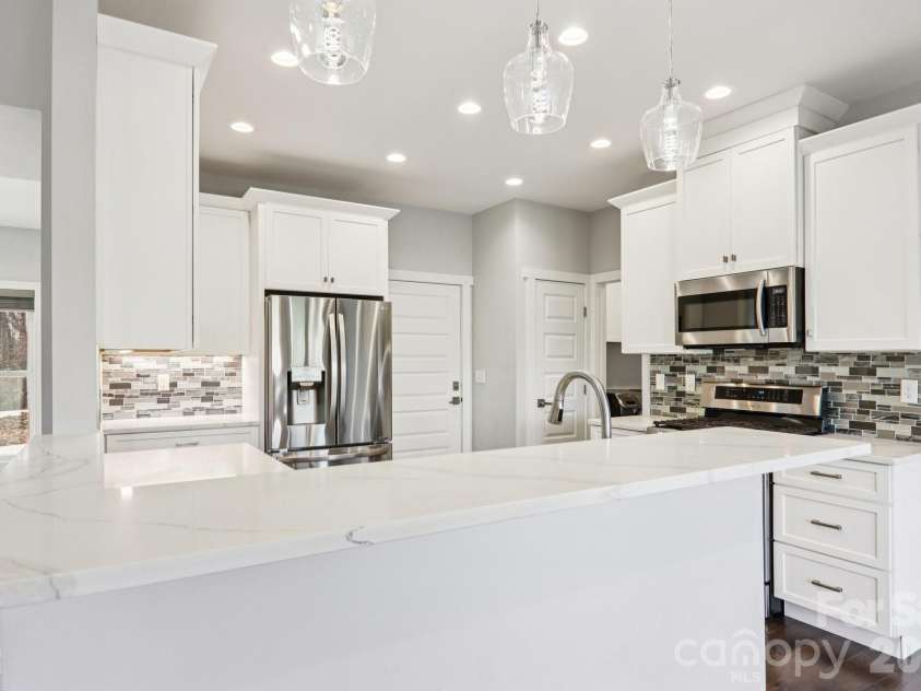 98 Hamilton Woods Lane, Etowah, NC 28729.  MLS# CAR4362971, YatesRealty ID 6786. 