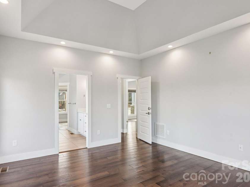 98 Hamilton Woods Lane, Etowah, NC 28729.  MLS# CAR4362971, YatesRealty ID 6786. 