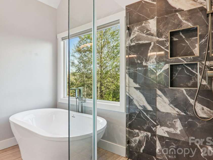 98 Hamilton Woods Lane, Etowah, NC 28729.  MLS# CAR4362971, YatesRealty ID 6786. 