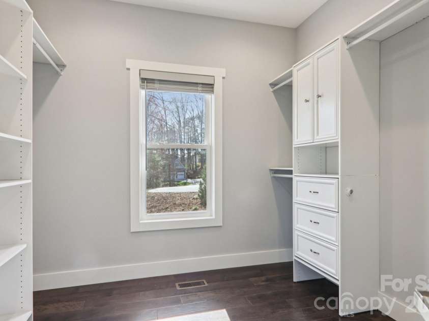 98 Hamilton Woods Lane, Etowah, NC 28729.  MLS# CAR4362971, YatesRealty ID 6786. 