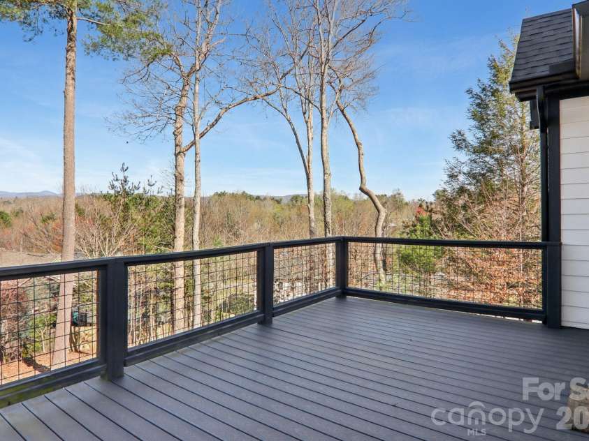 98 Hamilton Woods Lane, Etowah, NC 28729.  MLS# CAR4362971, YatesRealty ID 6786. 