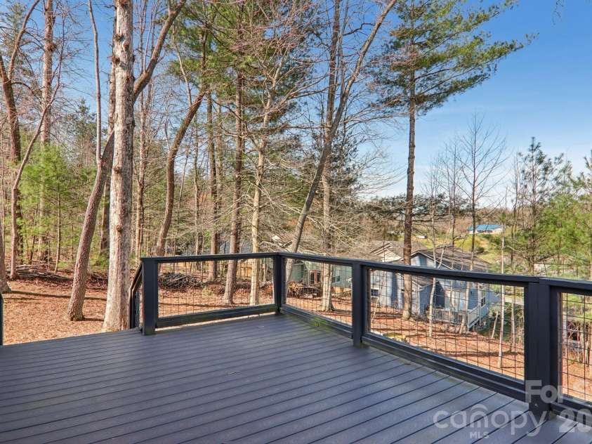 98 Hamilton Woods Lane, Etowah, NC 28729.  MLS# CAR4362971, YatesRealty ID 6786. 