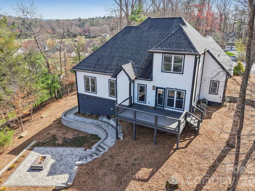 98 Hamilton Woods Lane, Etowah, NC 28729.  MLS# CAR4362971, YatesRealty ID 6786. 