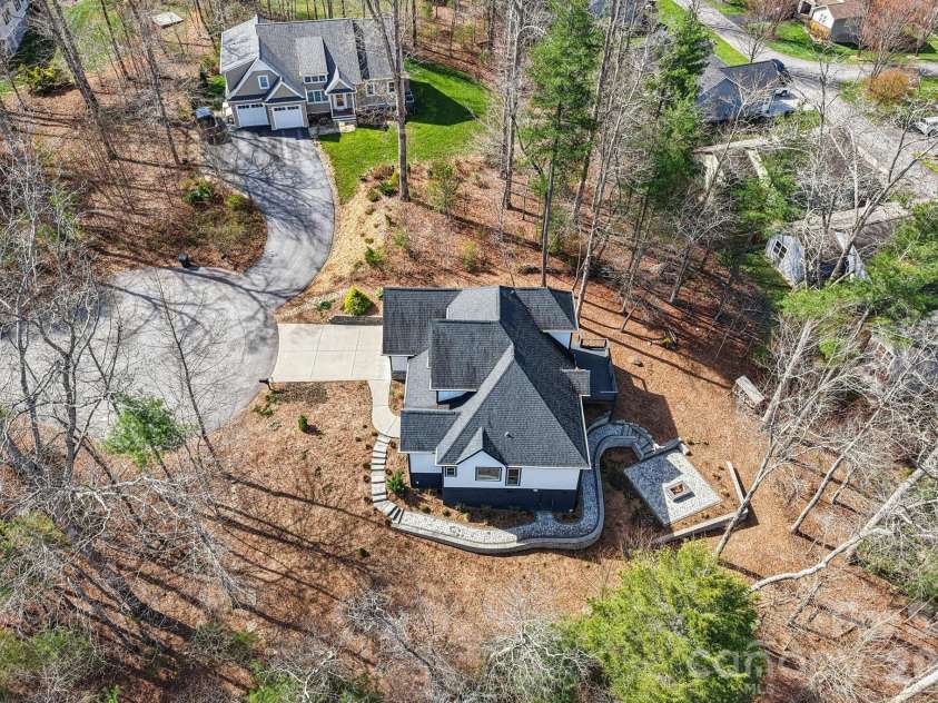 98 Hamilton Woods Lane, Etowah, NC 28729.  MLS# CAR4362971, YatesRealty ID 6786. 