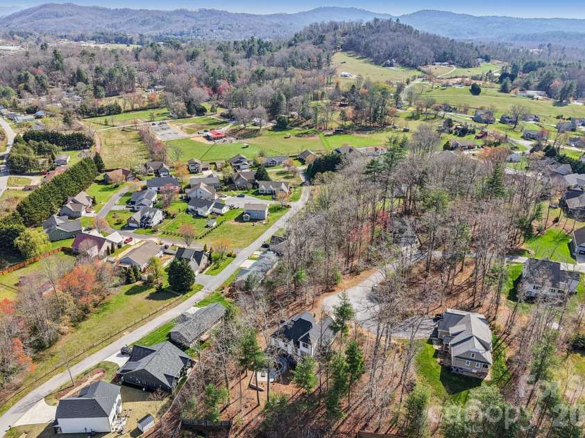 98 Hamilton Woods Lane, Etowah, NC 28729.  MLS# CAR4362971, YatesRealty ID 6786. 