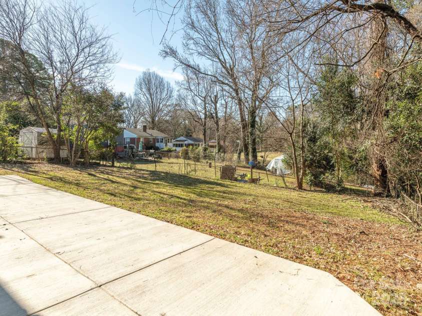 1209 Moretz Avenue, Charlotte, NC 28206.  MLS# CAR4201373, YatesRealty ID 6787. 