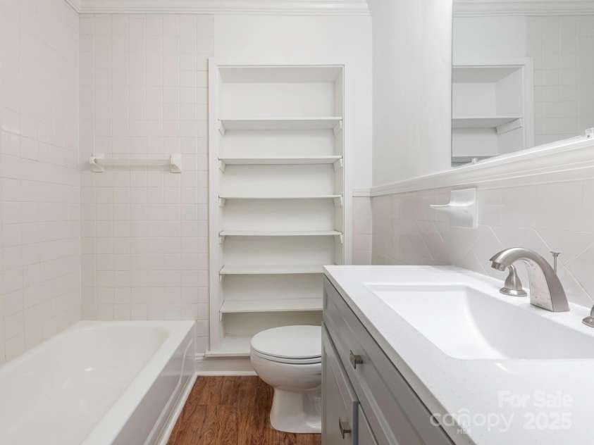 1209 Moretz Avenue, Charlotte, NC 28206.  MLS# CAR4201373, YatesRealty ID 6787. 