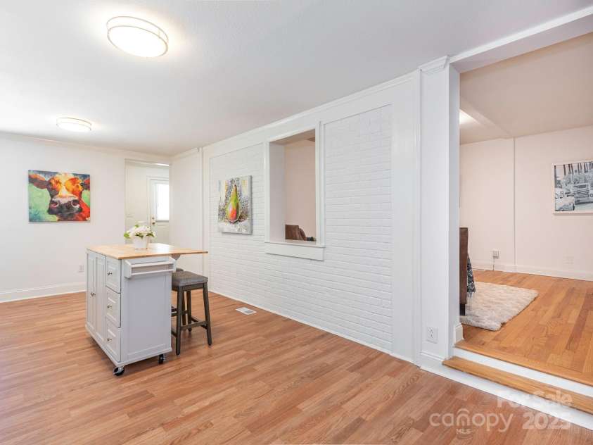 1209 Moretz Avenue, Charlotte, NC 28206.  MLS# CAR4201373, YatesRealty ID 6787. 