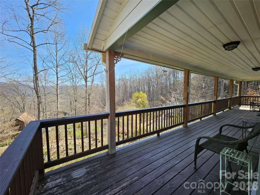 477 West Ridge Drive, Burnsville, NC 28714.  MLS# CAR4362553, YatesRealty ID 6788. 