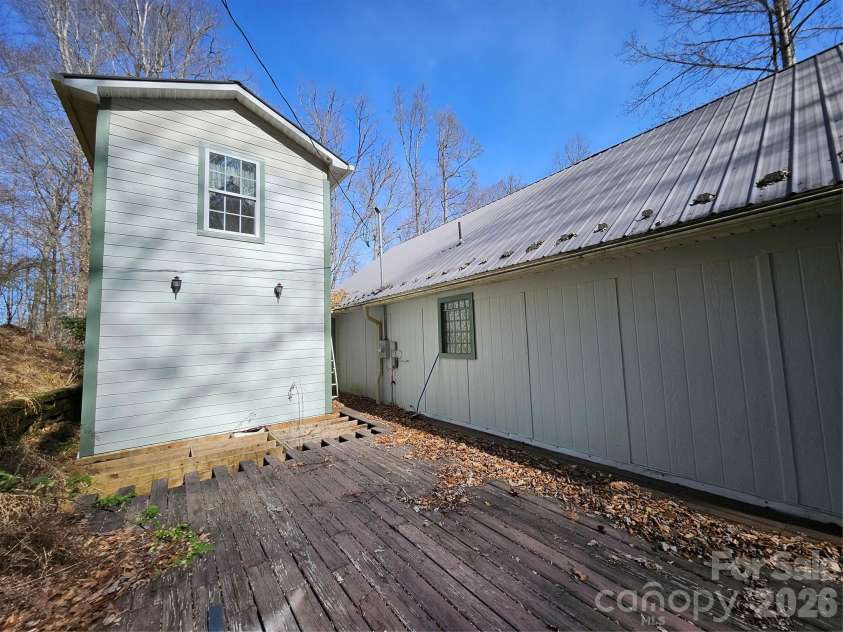477 West Ridge Drive, Burnsville, NC 28714.  MLS# CAR4362553, YatesRealty ID 6788. 