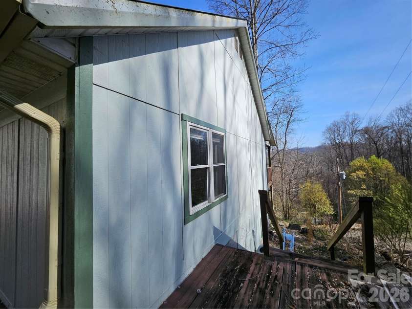 477 West Ridge Drive, Burnsville, NC 28714.  MLS# CAR4362553, YatesRealty ID 6788. 