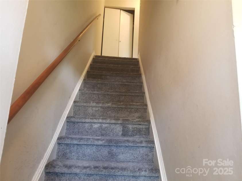 9156 Black Heath Circle, Charlotte, NC 28214.  MLS# CAR4242437, YatesRealty ID 6789. 