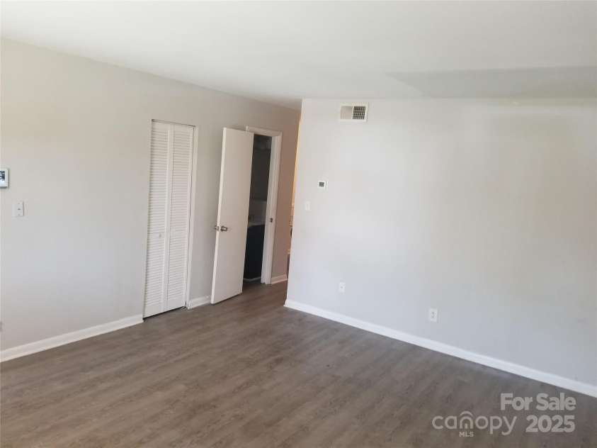 9156 Black Heath Circle, Charlotte, NC 28214.  MLS# CAR4242437, YatesRealty ID 6789. 