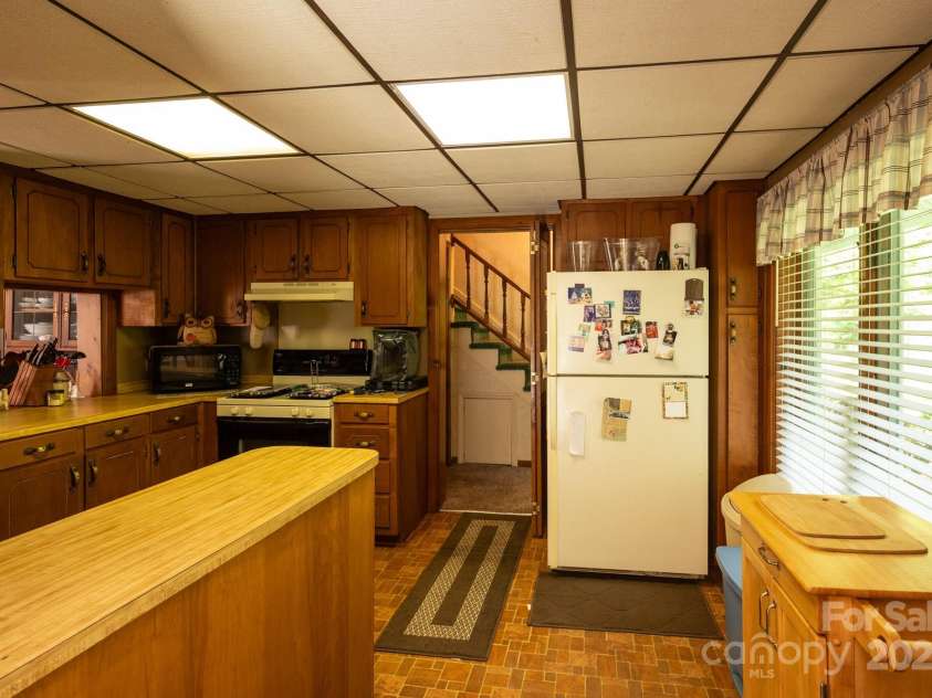 230 West Cove Lane, Boone, NC 28607.  MLS# CAR4319772, YatesRealty ID 679. 