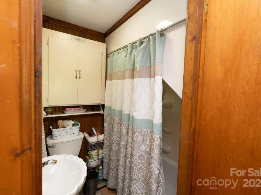 230 West Cove Lane, Boone, NC 28607.  MLS# CAR4319772, YatesRealty ID 679. 