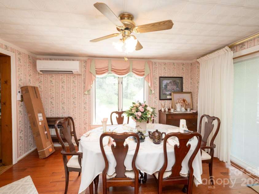 230 West Cove Lane, Boone, NC 28607.  MLS# CAR4319772, YatesRealty ID 679. 