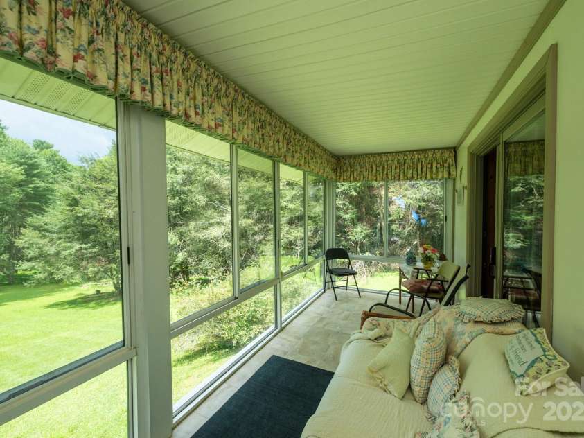 230 West Cove Lane, Boone, NC 28607.  MLS# CAR4319772, YatesRealty ID 679. 