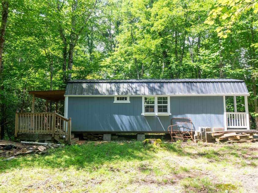 245 White Oak Creek Road, Burnsville, NC 28714.  MLS# CAR4319314, YatesRealty ID 679. 