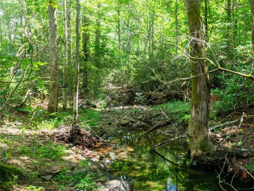 245 White Oak Creek Road, Burnsville, NC 28714.  MLS# CAR4319314, YatesRealty ID 679. 