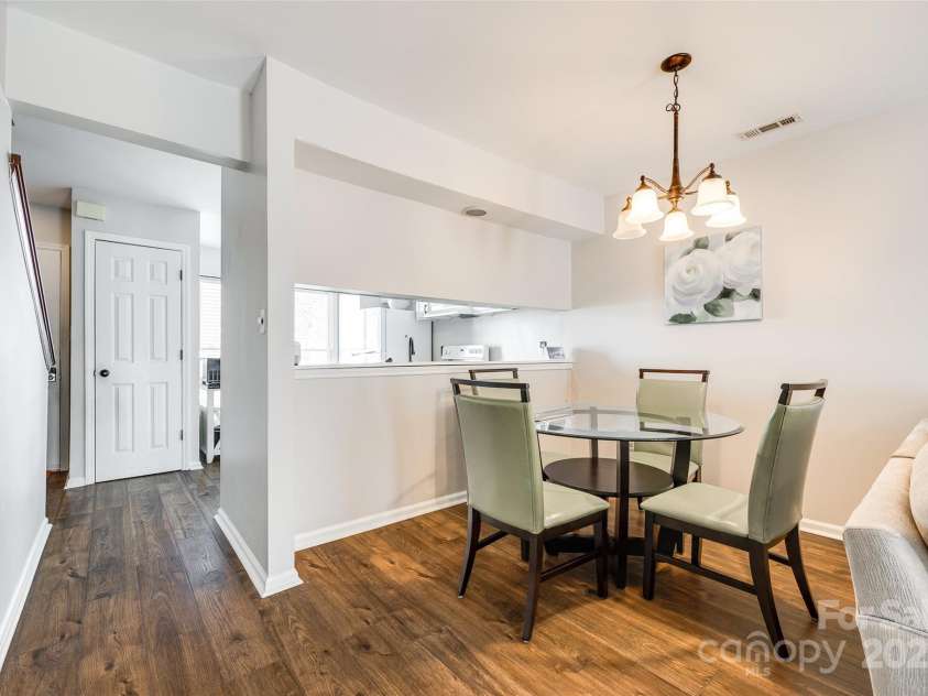 10961 Carmel Crossing Road, Charlotte, NC 28226.  MLS# CAR4232276, YatesRealty ID 6790. 