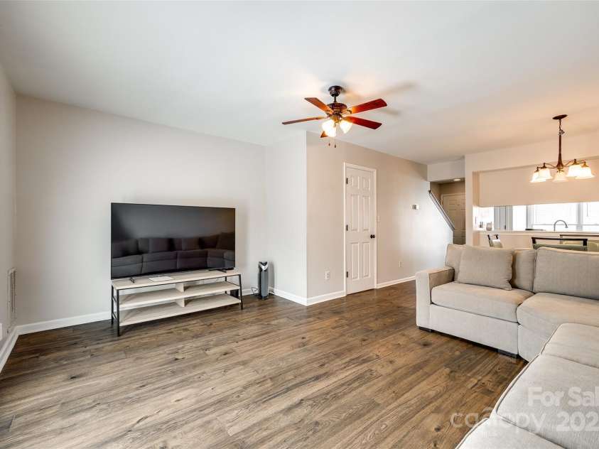 10961 Carmel Crossing Road, Charlotte, NC 28226.  MLS# CAR4232276, YatesRealty ID 6790. 