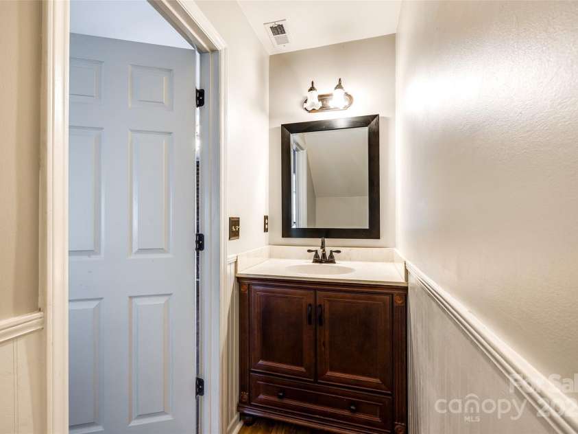 10961 Carmel Crossing Road, Charlotte, NC 28226.  MLS# CAR4232276, YatesRealty ID 6790. 