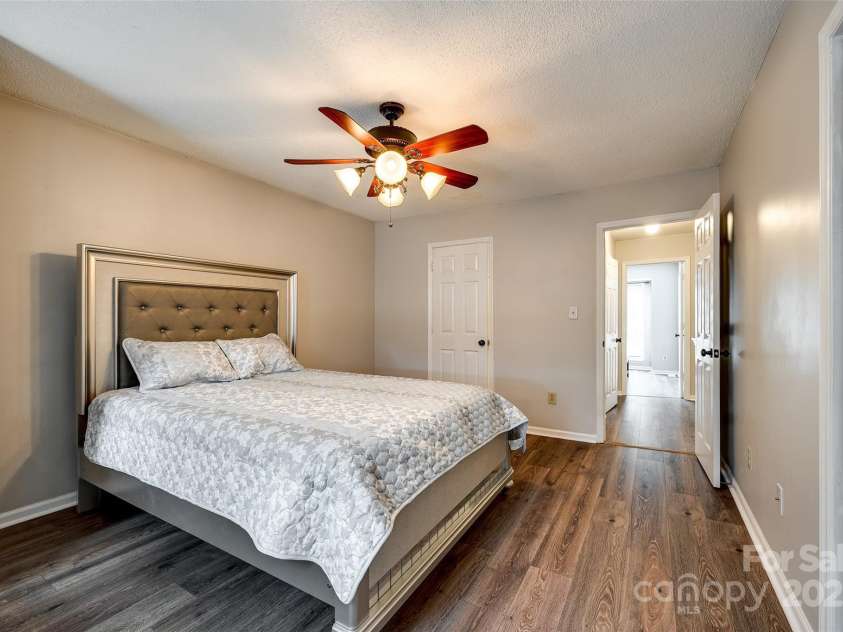 10961 Carmel Crossing Road, Charlotte, NC 28226.  MLS# CAR4232276, YatesRealty ID 6790. 