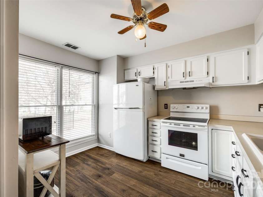 10961 Carmel Crossing Road, Charlotte, NC 28226.  MLS# CAR4232276, YatesRealty ID 6790. 