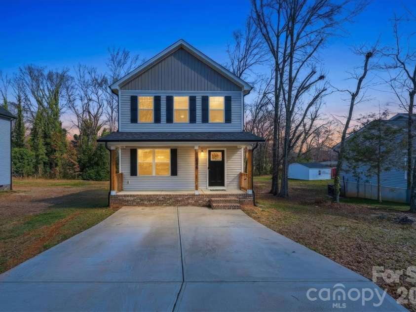 406 Ruth Avenue, Kannapolis, NC 28083.  MLS# CAR4350522, YatesRealty ID 6790. 