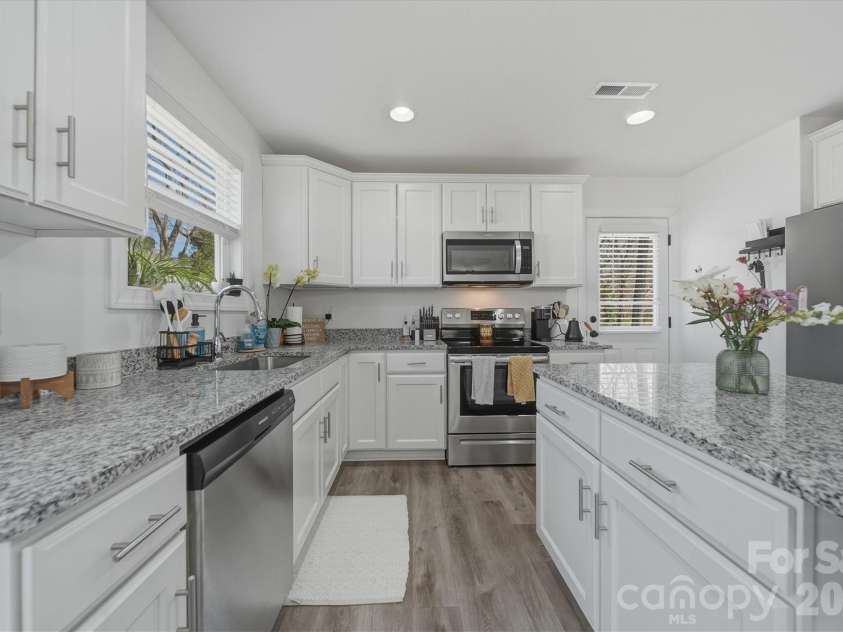 406 Ruth Avenue, Kannapolis, NC 28083.  MLS# CAR4350522, YatesRealty ID 6790. 