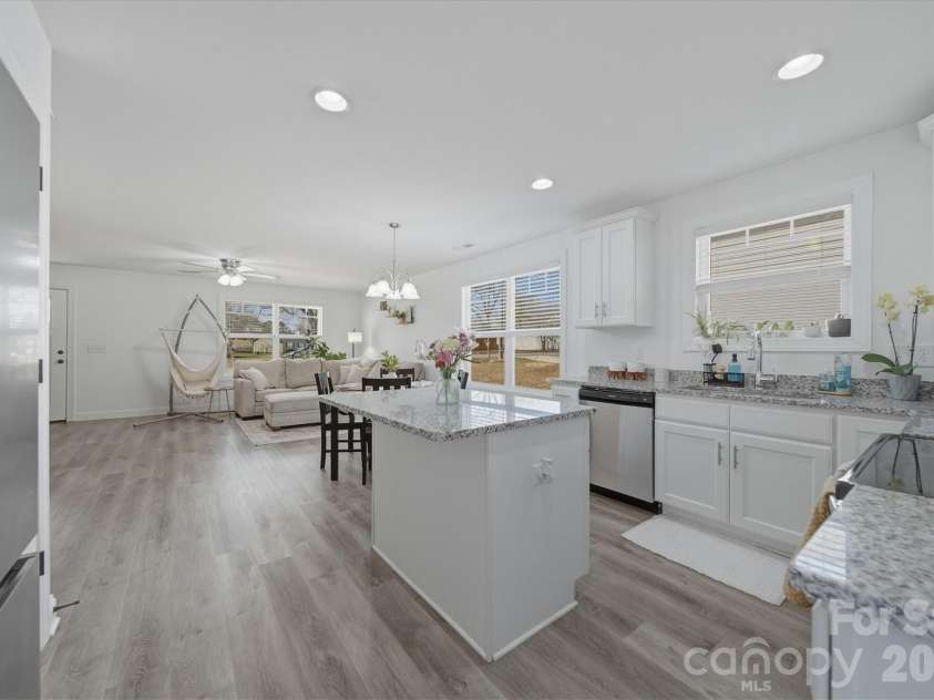 406 Ruth Avenue, Kannapolis, NC 28083.  MLS# CAR4350522, YatesRealty ID 6790. Kitchen