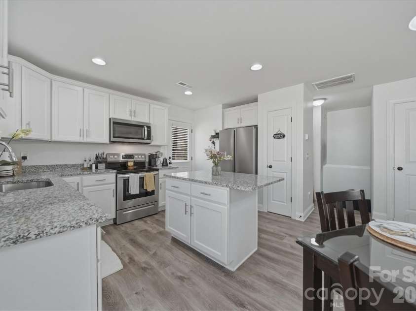 406 Ruth Avenue, Kannapolis, NC 28083.  MLS# CAR4350522, YatesRealty ID 6790. Kitchen 