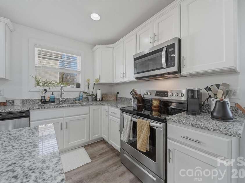 406 Ruth Avenue, Kannapolis, NC 28083.  MLS# CAR4350522, YatesRealty ID 6790. Kitchen