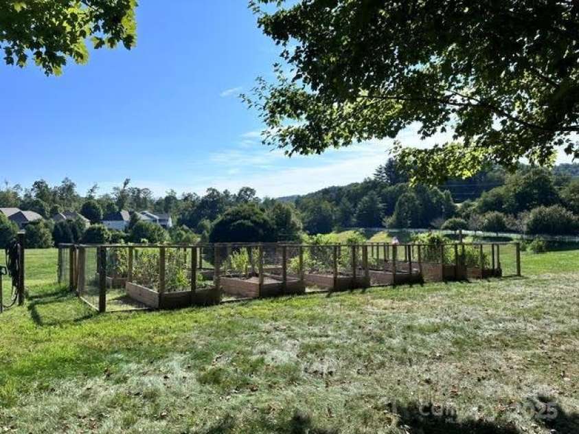 8 Southern Way Lane, Leicester, NC 28748.  MLS# CAR4226748, YatesRealty ID 6792. 