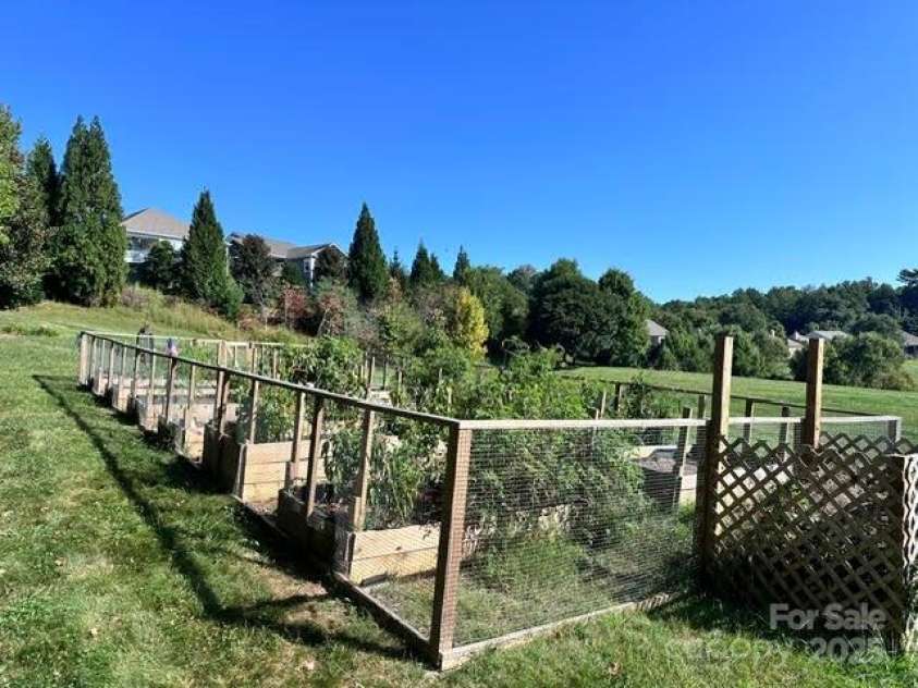 8 Southern Way Lane, Leicester, NC 28748.  MLS# CAR4226748, YatesRealty ID 6792. Community Garden