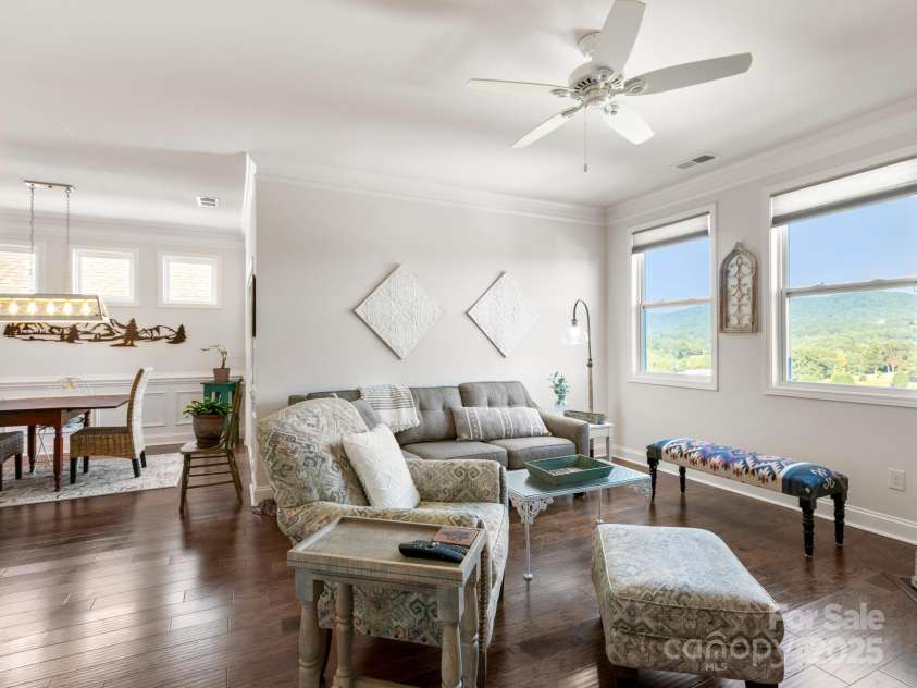 8 Southern Way Lane, Leicester, NC 28748.  MLS# CAR4226748, YatesRealty ID 6792. Family room with Views!