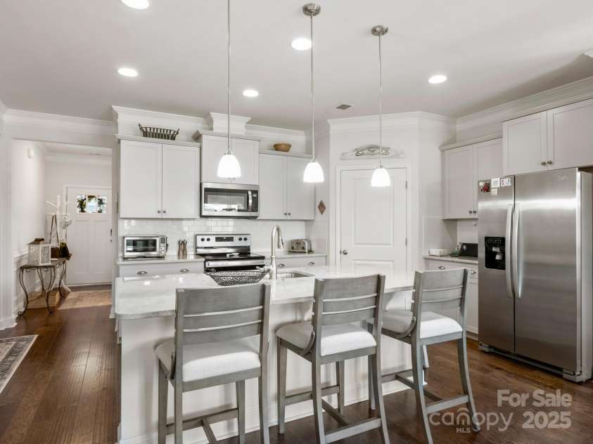 8 Southern Way Lane, Leicester, NC 28748.  MLS# CAR4226748, YatesRealty ID 6792. Great for Entertaining!