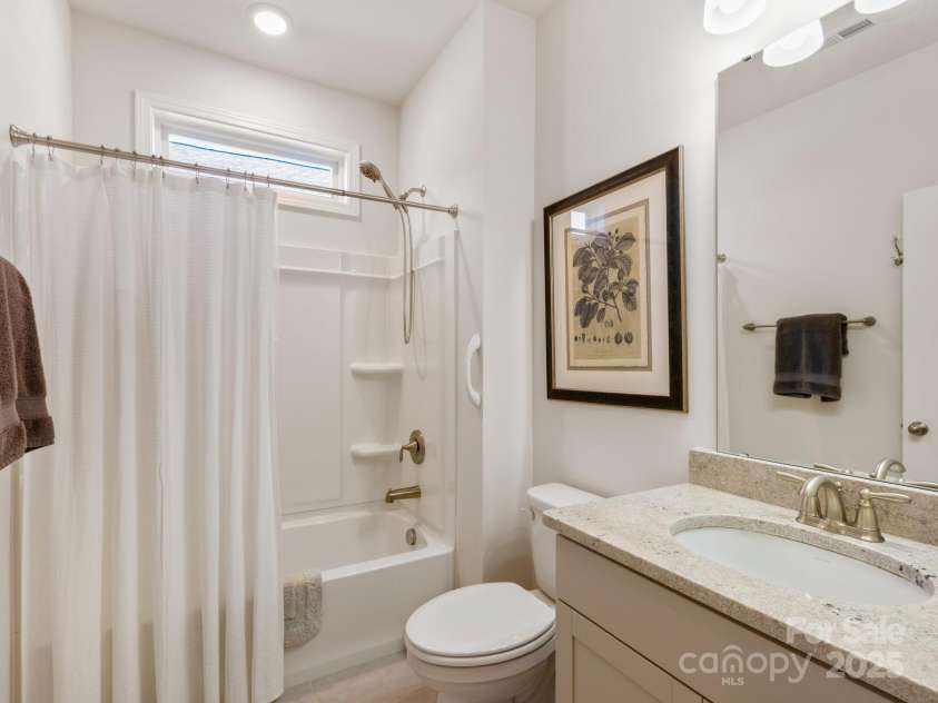 8 Southern Way Lane, Leicester, NC 28748.  MLS# CAR4226748, YatesRealty ID 6792. Guest Bath