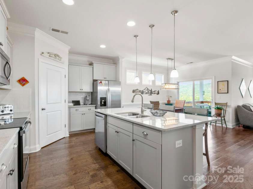 8 Southern Way Lane, Leicester, NC 28748.  MLS# CAR4226748, YatesRealty ID 6792. Light, bright Kitchen