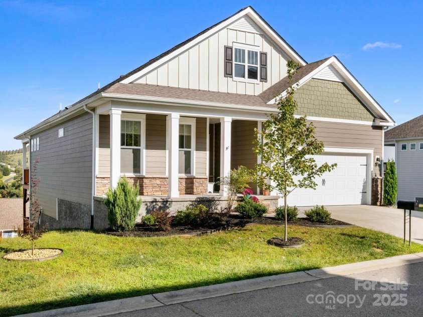 8 Southern Way Lane, Leicester, NC 28748.  MLS# CAR4226748, YatesRealty ID 6792. Welcome home!