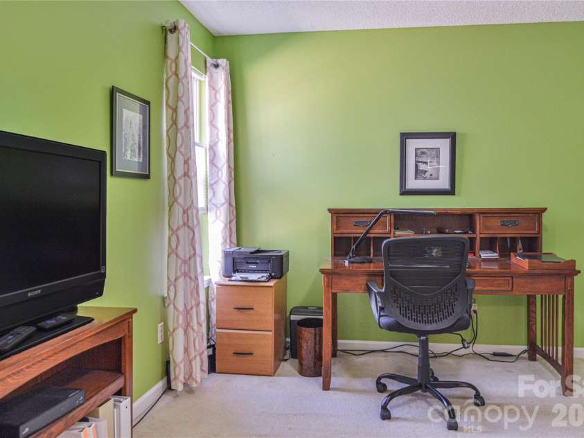 1301 Hyde Park Drive, Asheville, NC 28806.  MLS# CAR4336141, YatesRealty ID 6793. A corner office for everyday convenience.