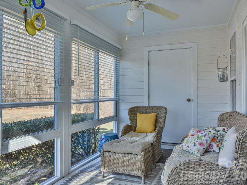 1301 Hyde Park Drive, Asheville, NC 28806.  MLS# CAR4336141, YatesRealty ID 6793. Additional comfortable living space