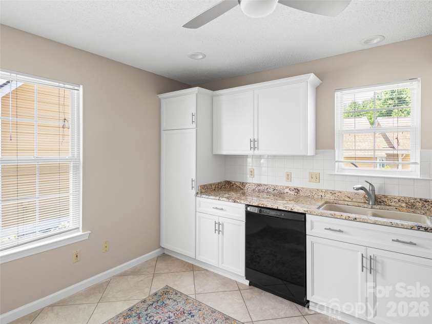 1301 Hyde Park Drive, Asheville, NC 28806.  MLS# CAR4399054, YatesRealty ID 6793. 