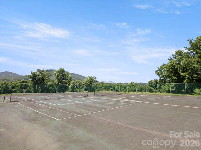 1301 Hyde Park Drive, Asheville, NC 28806.  MLS# CAR4399054, YatesRealty ID 6793. 
