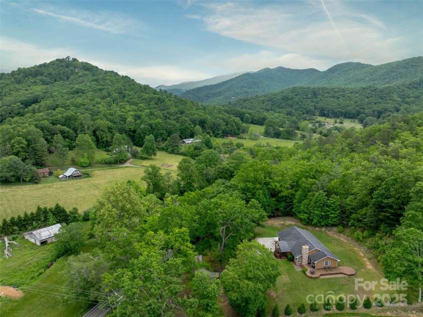 609 Fork Road, Black Mountain, NC 28711.  MLS# CAR4232280, YatesRealty ID 6793. 