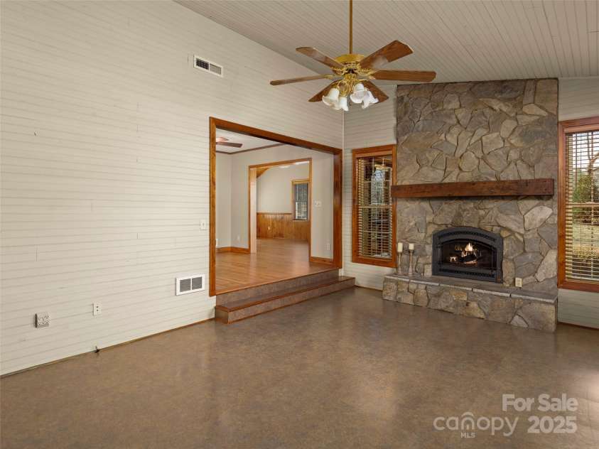 609 Fork Road, Black Mountain, NC 28711.  MLS# CAR4232280, YatesRealty ID 6793. Den photo 2