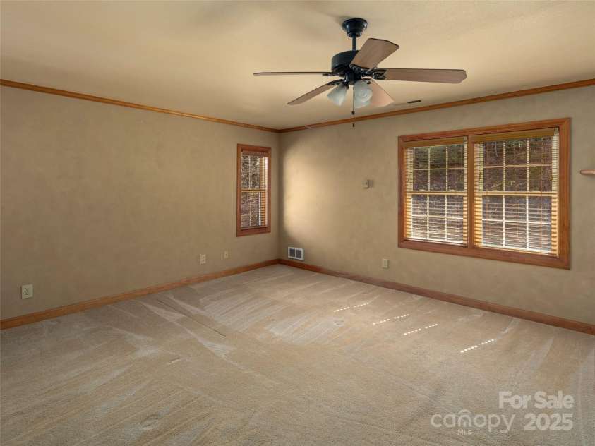 609 Fork Road, Black Mountain, NC 28711.  MLS# CAR4232280, YatesRealty ID 6793. Primary Bedroom