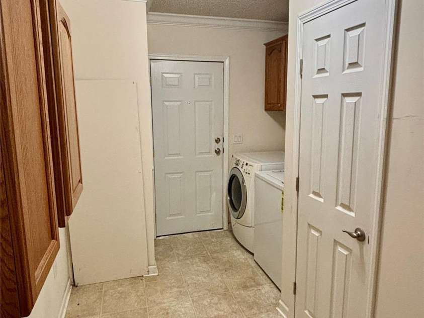 4761 Sand Clay Road, Hickory, NC 28602.  MLS# CAR4203583, YatesRealty ID 6794. 